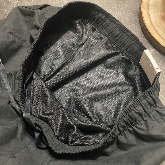 🆕 Mens Old Navy Black Swim Trunks - Size S - Picture 8 of 9